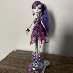 Monster high dot dead gorgeous spectra vondergeist